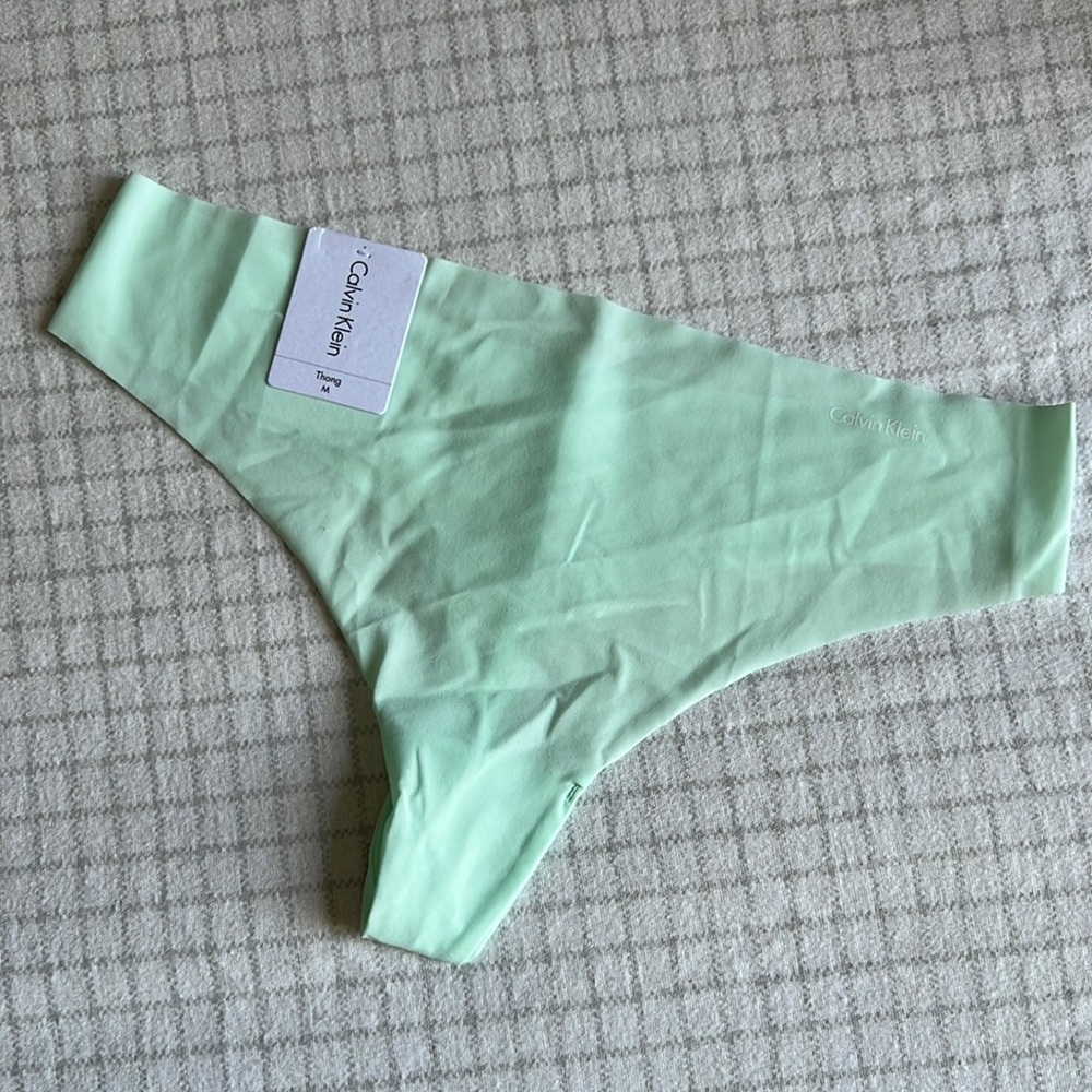 Calvin Klein Thong Panties size M